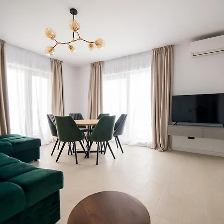 Promenada Apartments 2 *